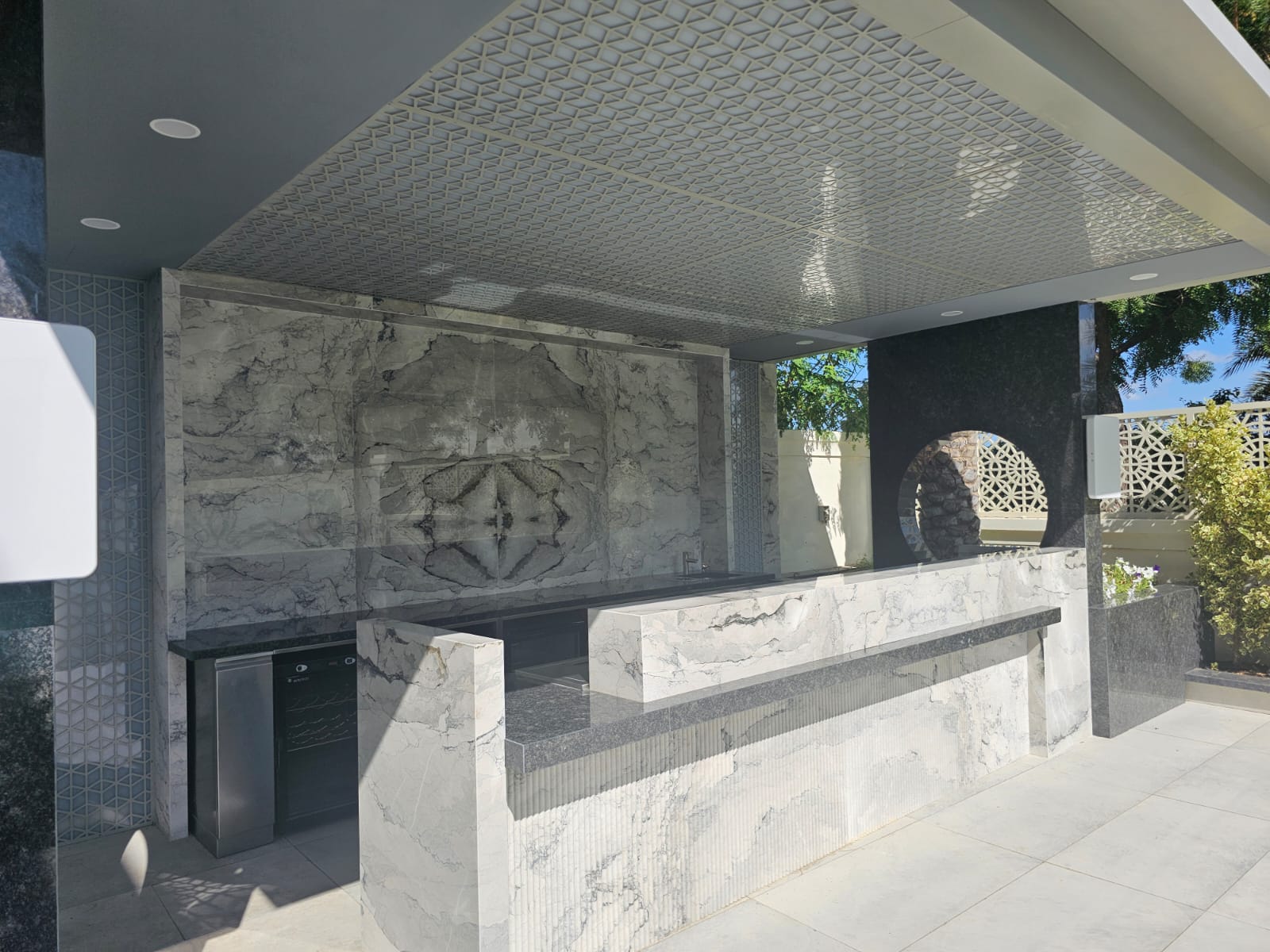 J11, Emirates Hills image 3